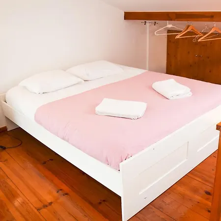 Sweet Duplex In Lisbon's Heart بيت للعطل *